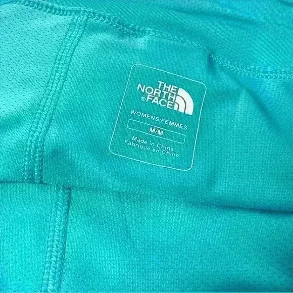 The North Face 2 in 1 Skort Digital Print Size Medium - Picture 3 of 4